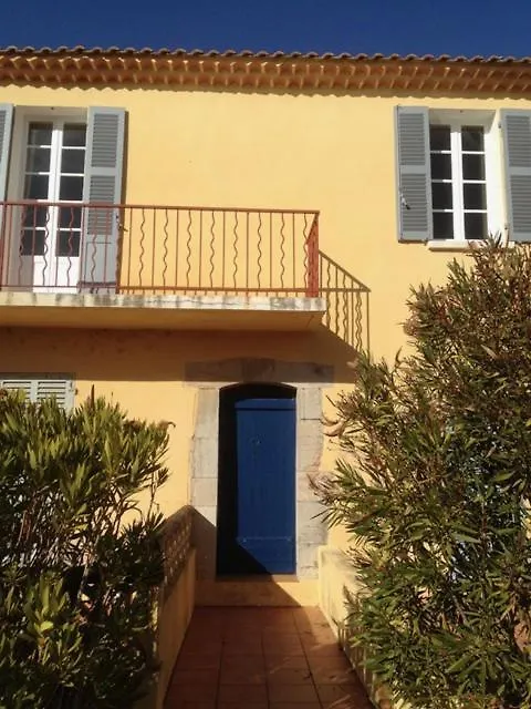 Appartement Les Salins Hyeres Apartment